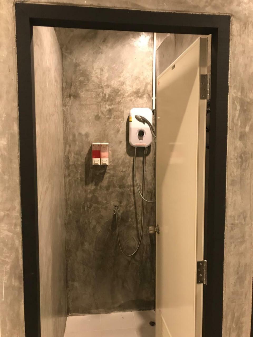 Baan Wararin Hostel Pattaya Zewnętrze zdjęcie