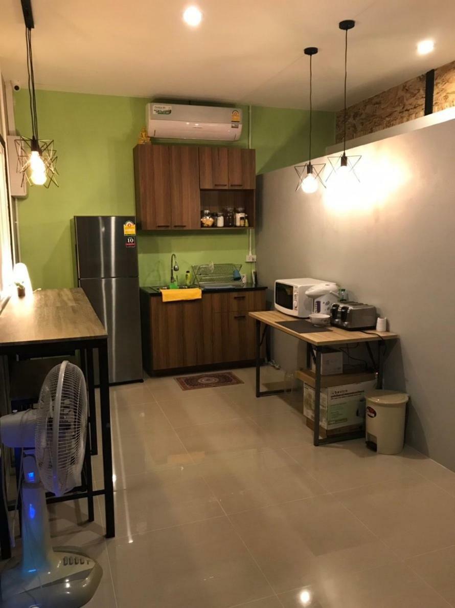 Baan Wararin Hostel Pattaya Zewnętrze zdjęcie
