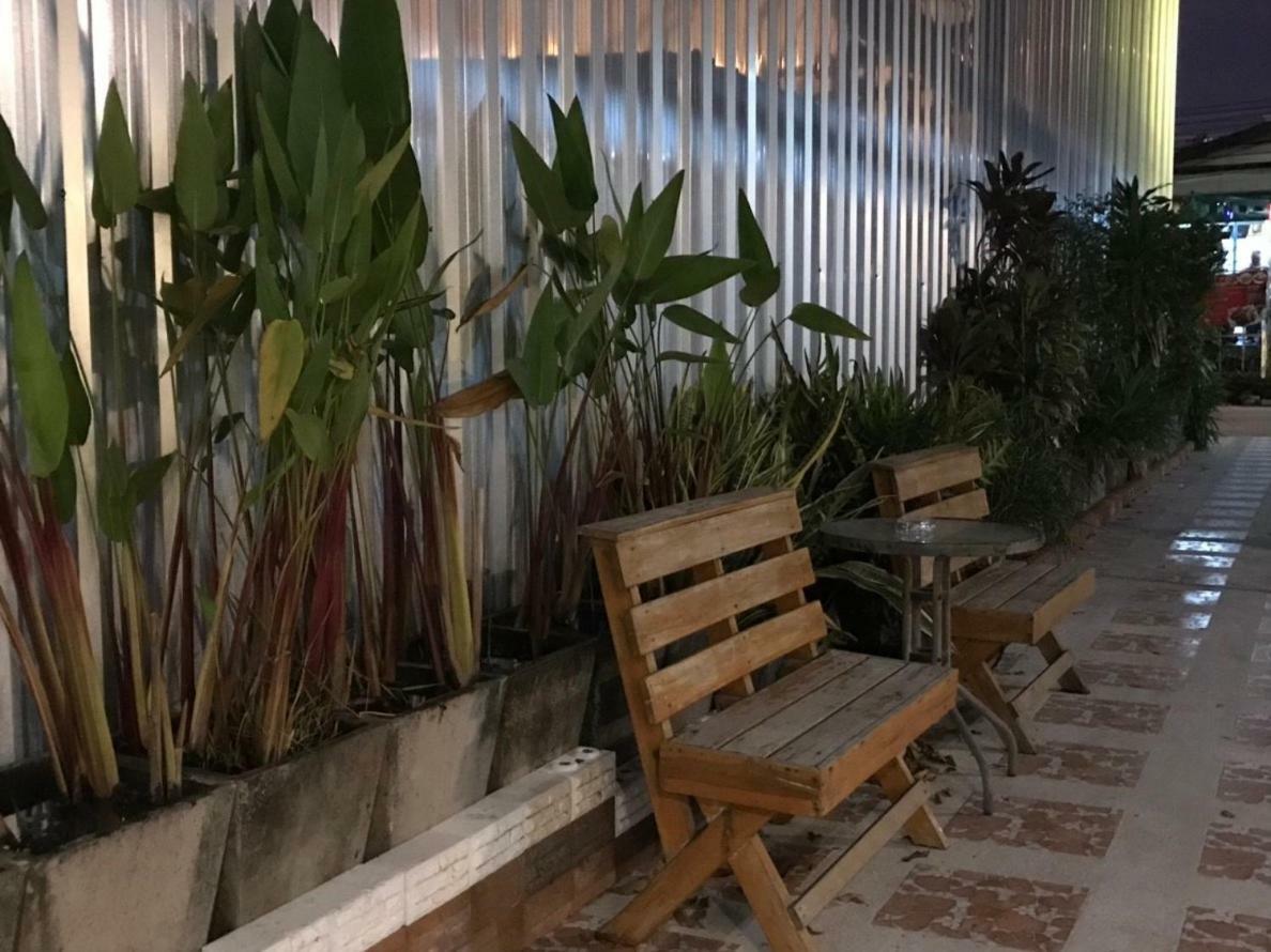 Baan Wararin Hostel Pattaya Zewnętrze zdjęcie