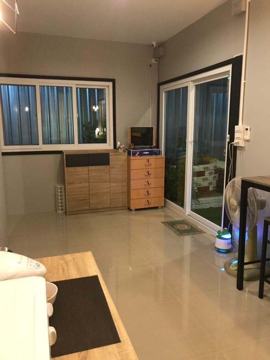 Baan Wararin Hostel Pattaya Zewnętrze zdjęcie